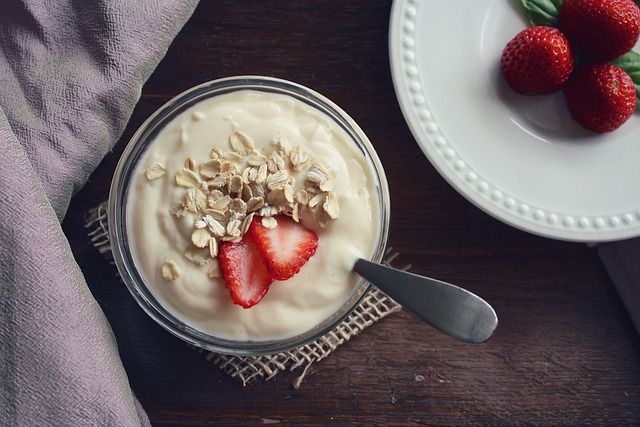 Czym zastąpić jogurt naturalny na diecie?